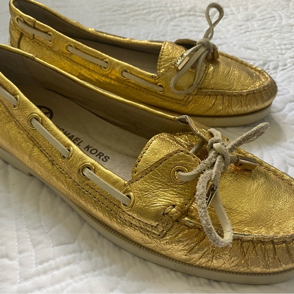 Michael Kors Gold Leather Boat Shoes Flats 7 - Picture 6 of 7